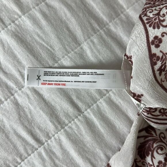 free people OS Ivory Burgundy SO PAISLEY Floral Triangle Bandana Scarf - Picture 9 of 9